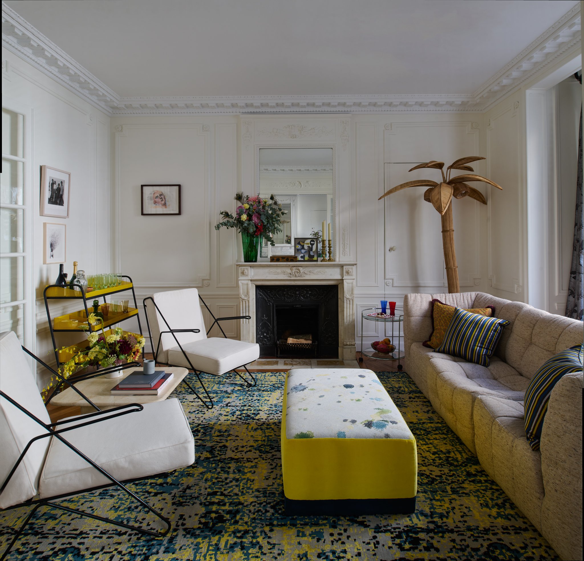 Room by Fawn Galli painted in Le Cygne