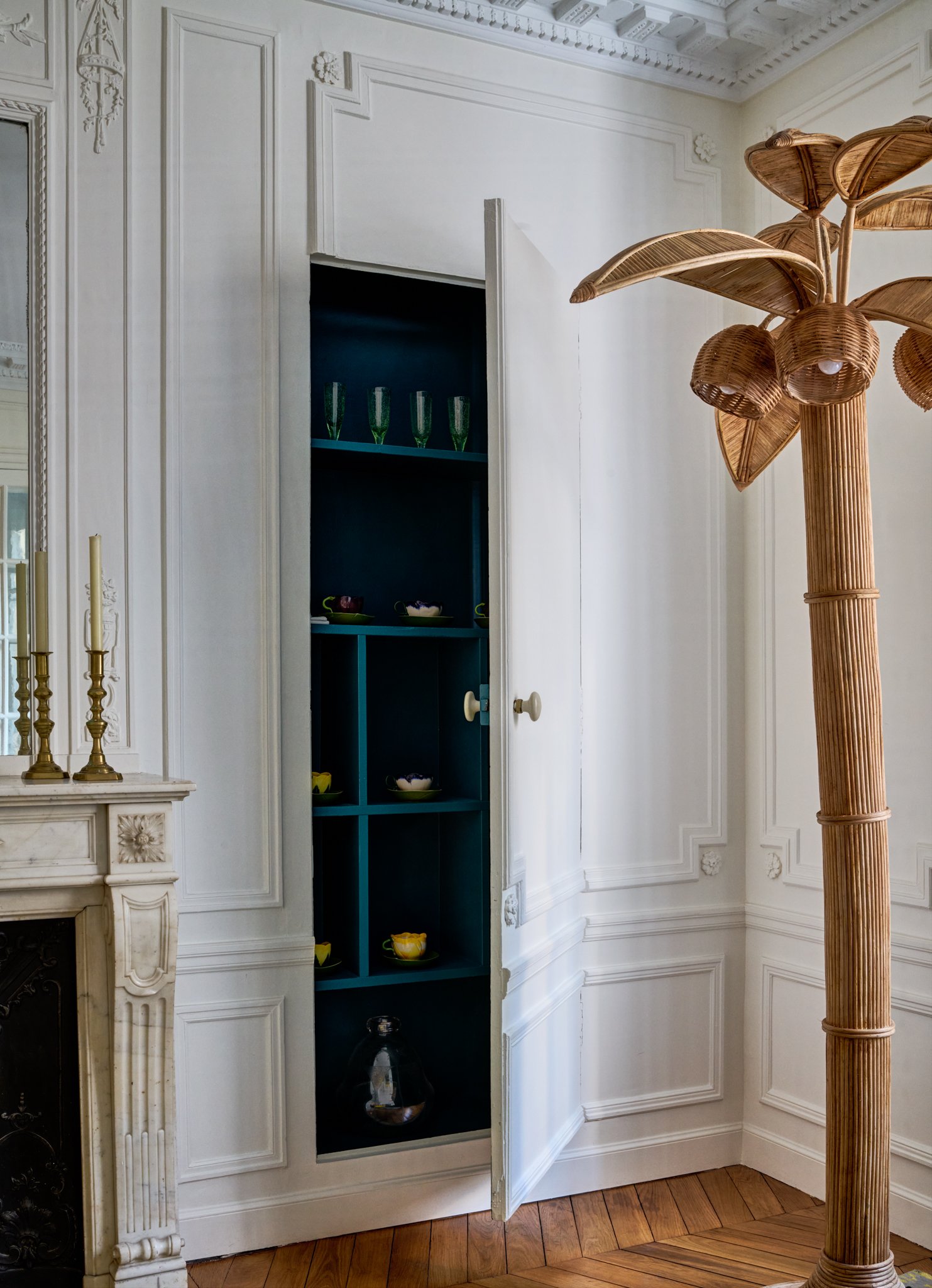 Room by Fawn Galli painted in Le Cygne