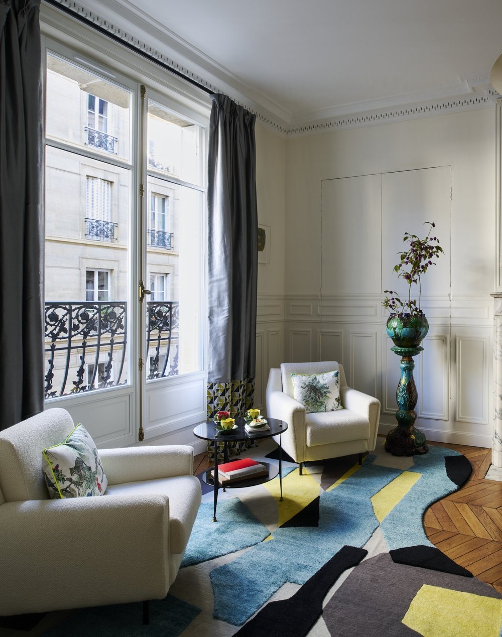 Room by Fawn Galli painted in Le Cygne